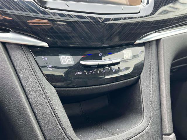 Used 2023 Cadillac XT6 Premium Luxury image 31