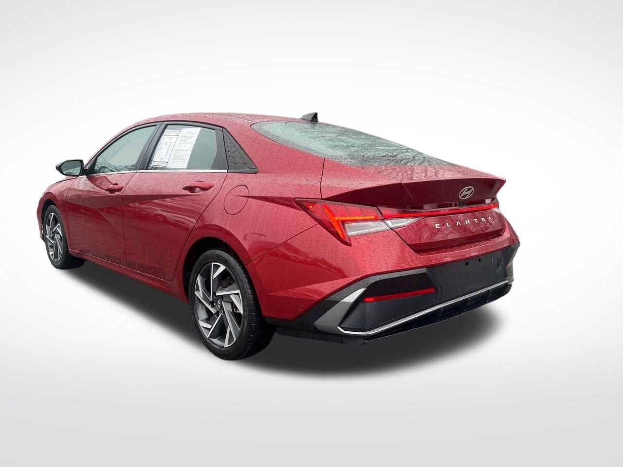 Used 2024 Hyundai Elantra SEL w/ Convenience Package image 3