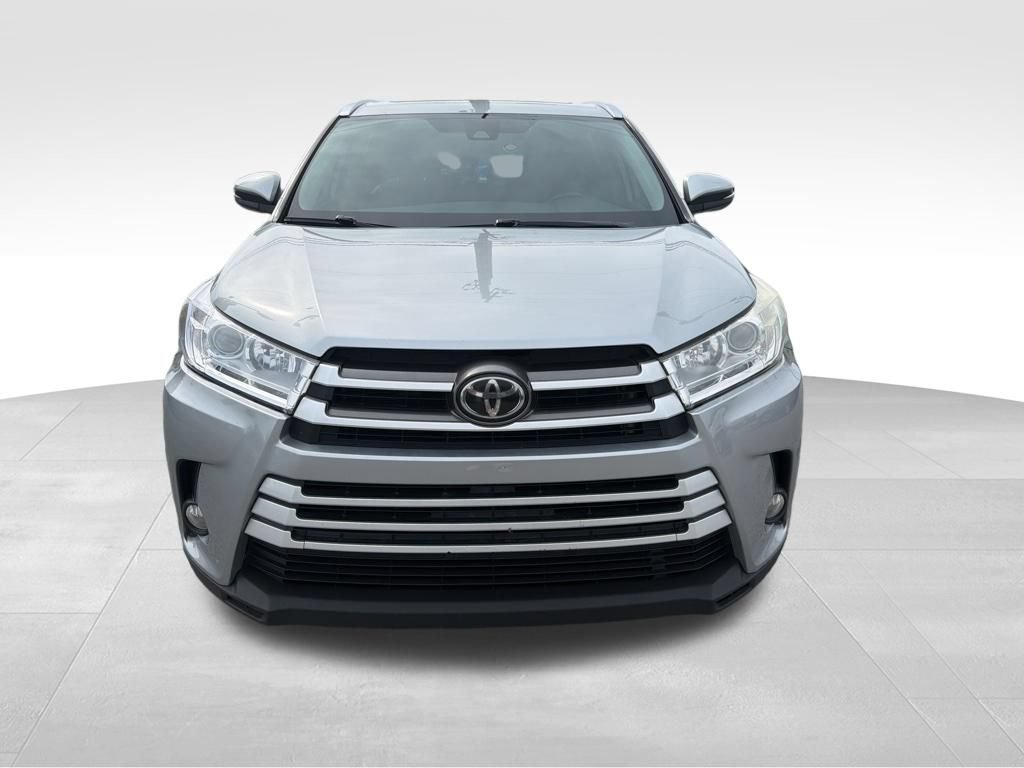 Used 2019 Toyota Highlander XLE AWD/4WD image 9