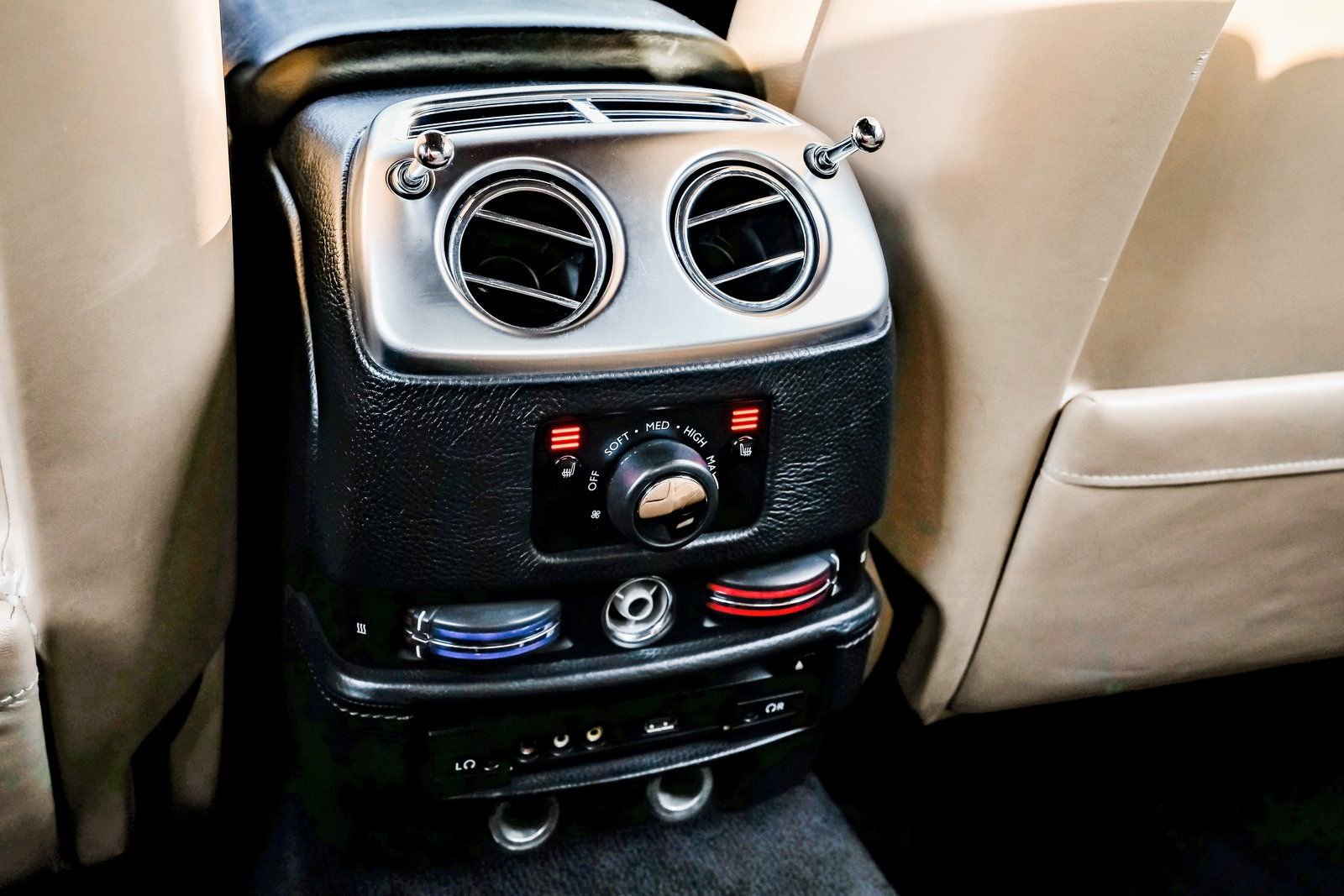 Used 2015 Rolls-Royce Ghost RWD image 49