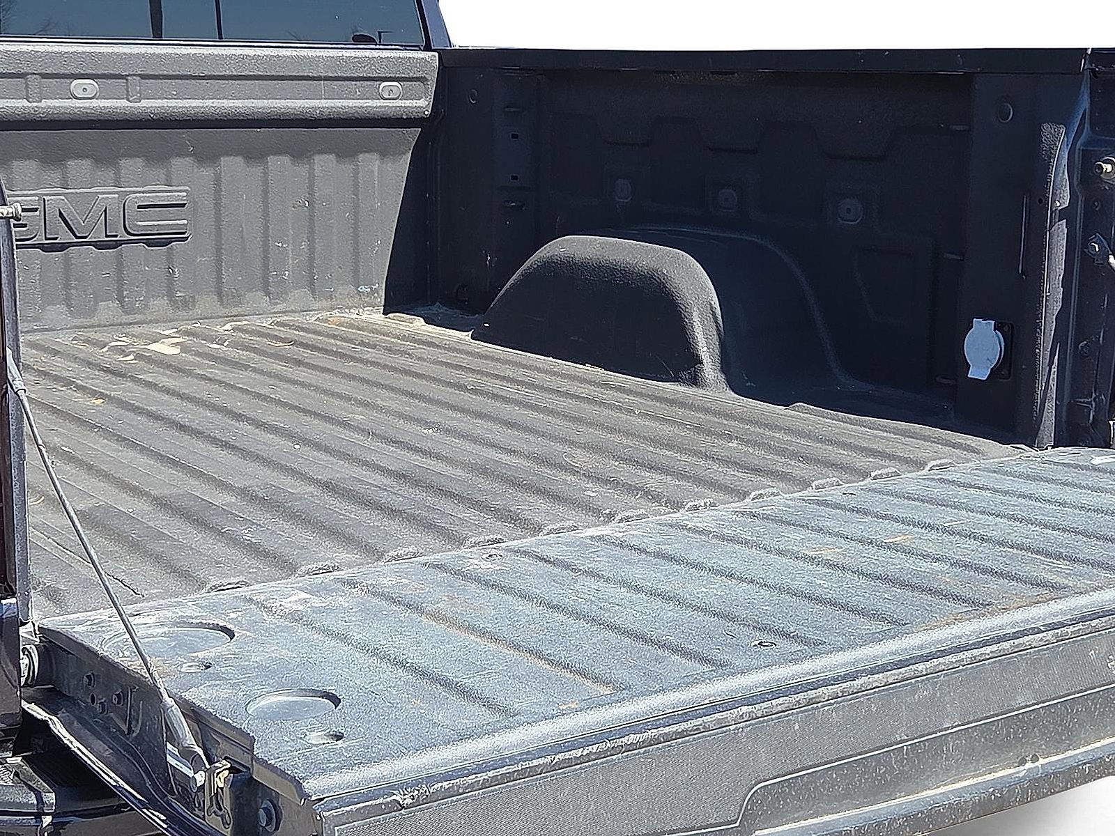 Used 2024 GMC Sierra 1500 Elevation w/ X31 Off-Road Package image 9