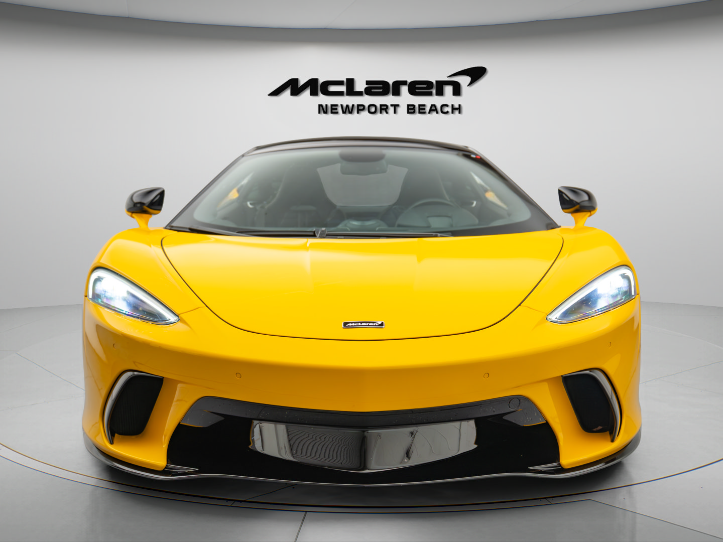 Used 2025 McLaren GTS RWD image 2