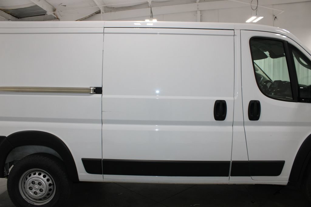 Used 2025 RAM ProMaster 2500 w/ Convenience Group FWD image 11