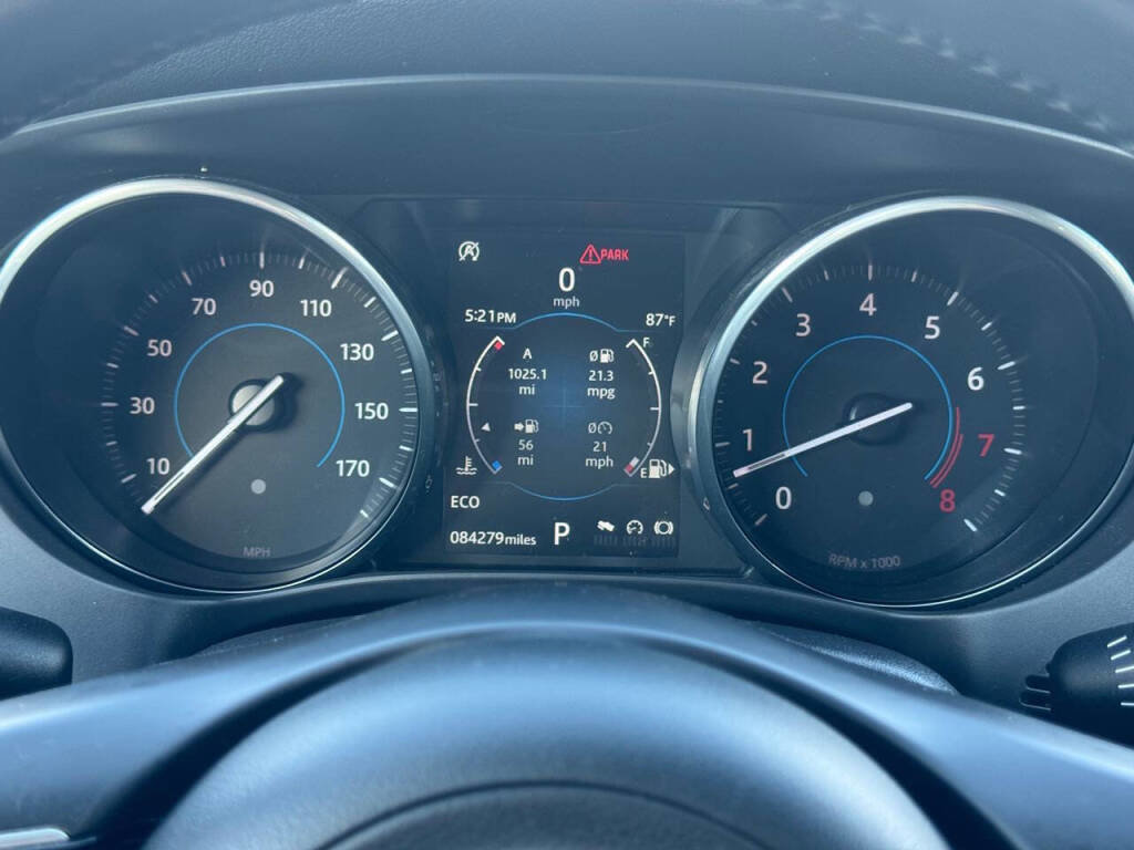 Used 2018 Jaguar F-PACE Premium image 22