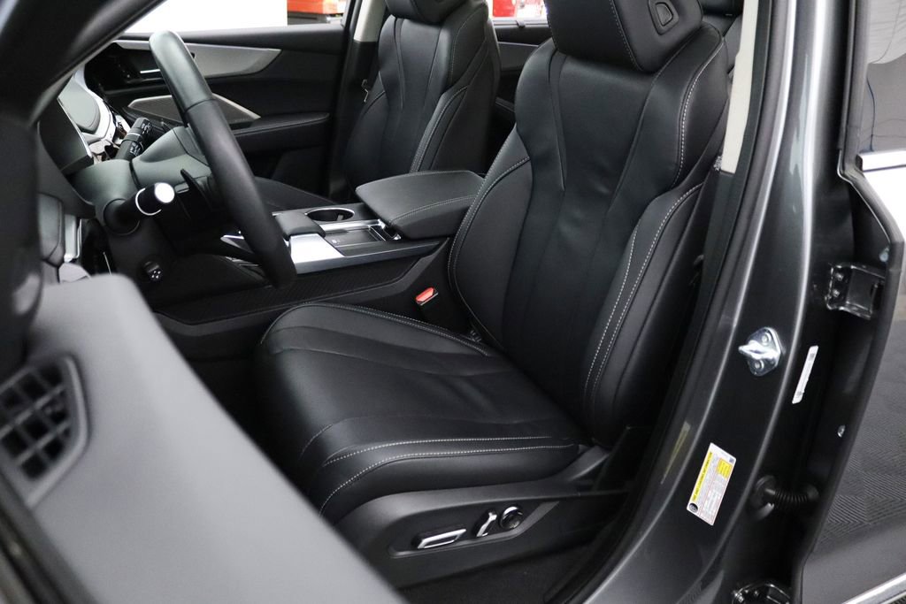Certified 2024 Acura MDX SH-AWD w/ Technology Package image 2