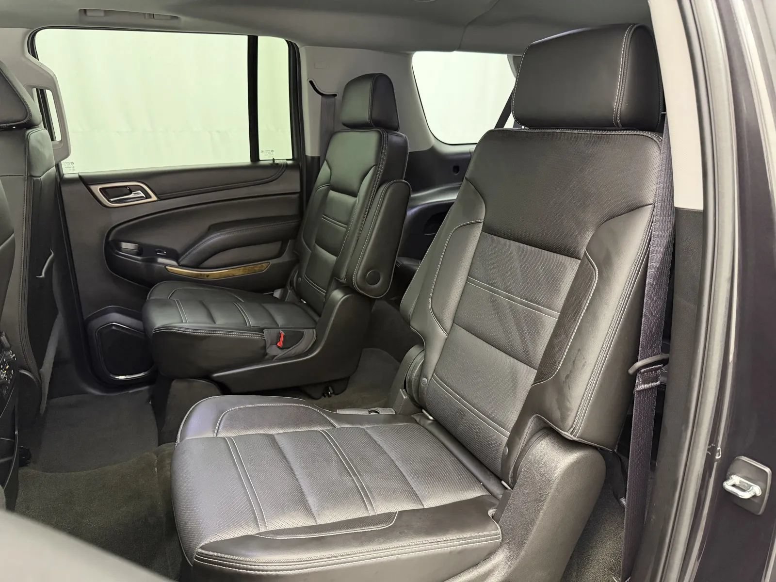 Used 2017 GMC Yukon XL Denali w/ Open Road Package AWD/4WD image 31