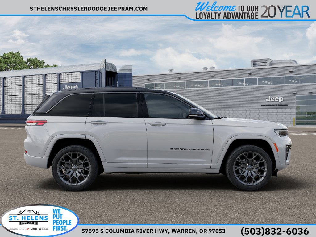 New 2026 Jeep Grand Cherokee Summit w/ Obsidian Package AWD/4WD image 24