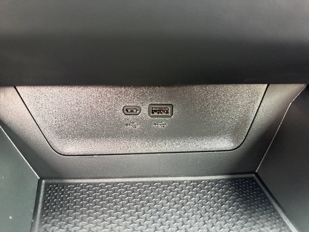 New 2027 Chevrolet Equinox RS w/ Safety and Technology Package AWD/4WD image 33