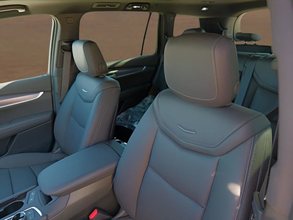 New 2025 Cadillac XT6 Luxury image 10