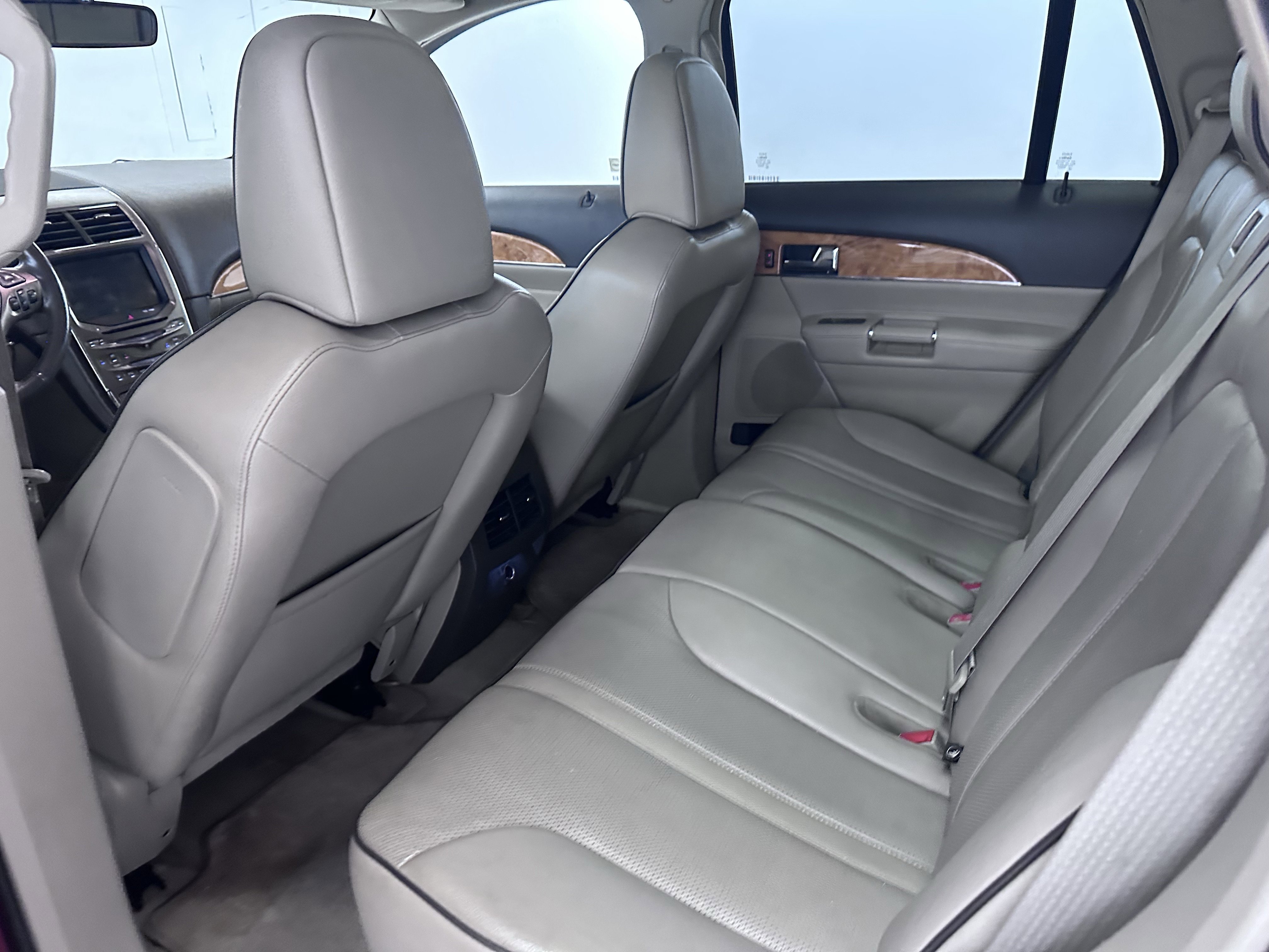 Used 2011 Lincoln MKX 2WD w/ 101A Rapid Spec Order Code image 26