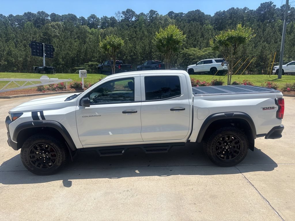 Used 2024 Chevrolet Colorado Trail Boss AWD/4WD image 17