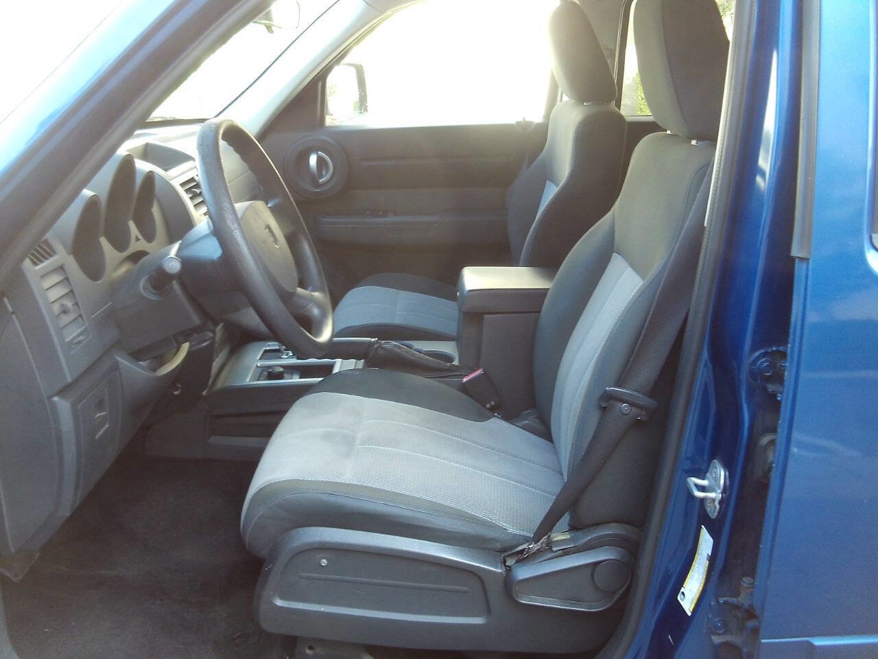 Used 2009 Dodge Nitro SE image 14