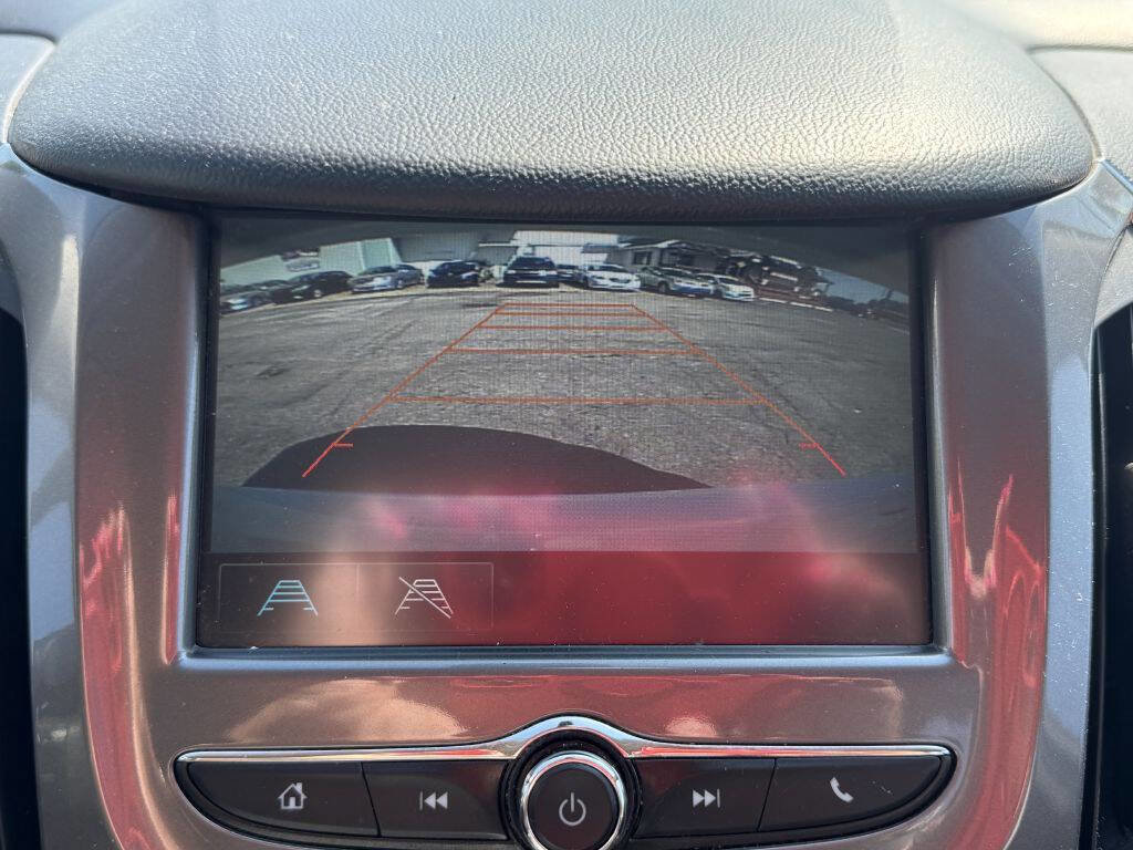 Used 2017 Chevrolet Cruze LT w/ Convenience Package image 18