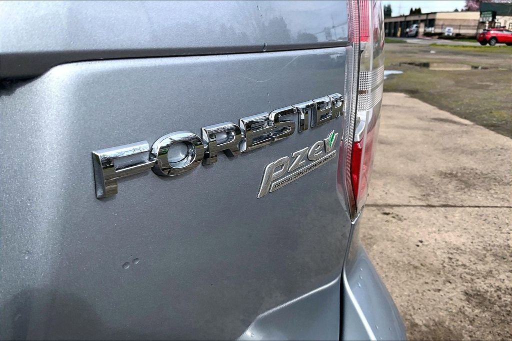 Used 2015 Subaru Forester 2.5i Limited image 11