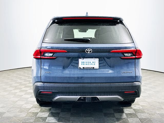 Used 2024 Toyota Grand Highlander Limited image 7