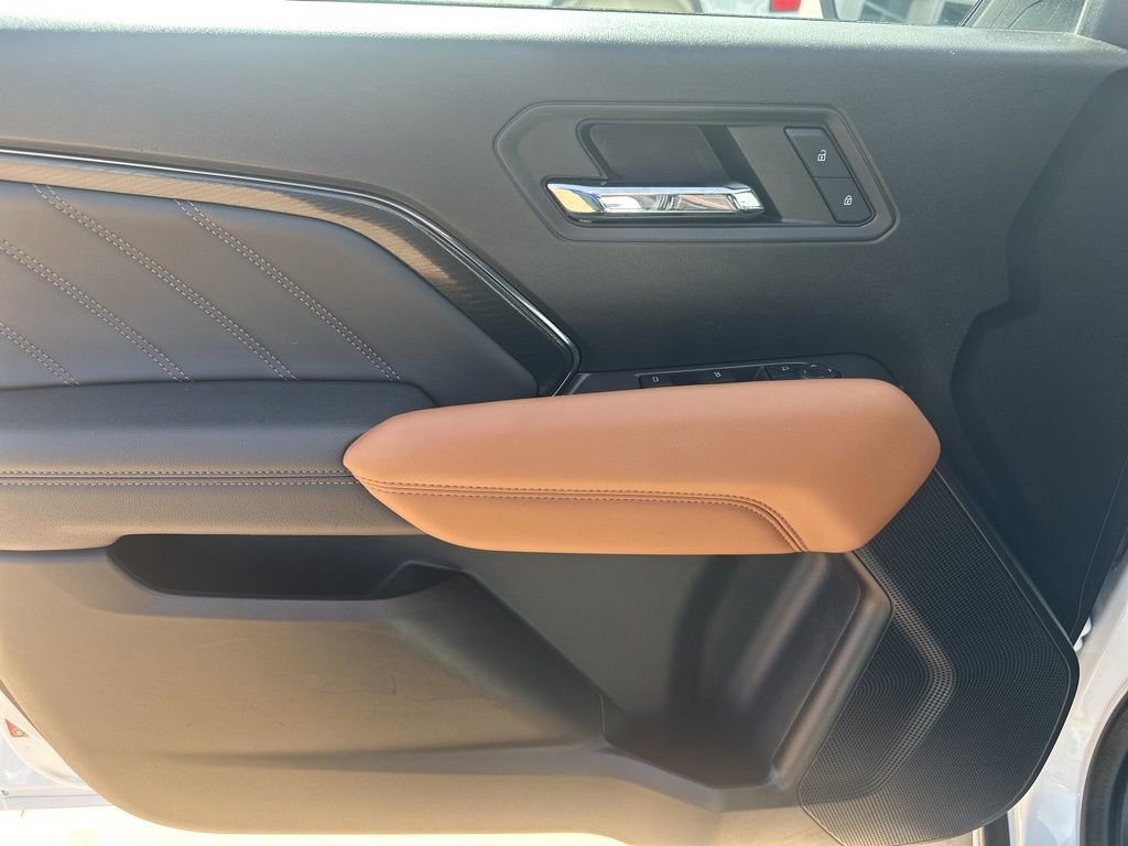 Used 2023 GMC Canyon AT4 w/ Technology Package image 16