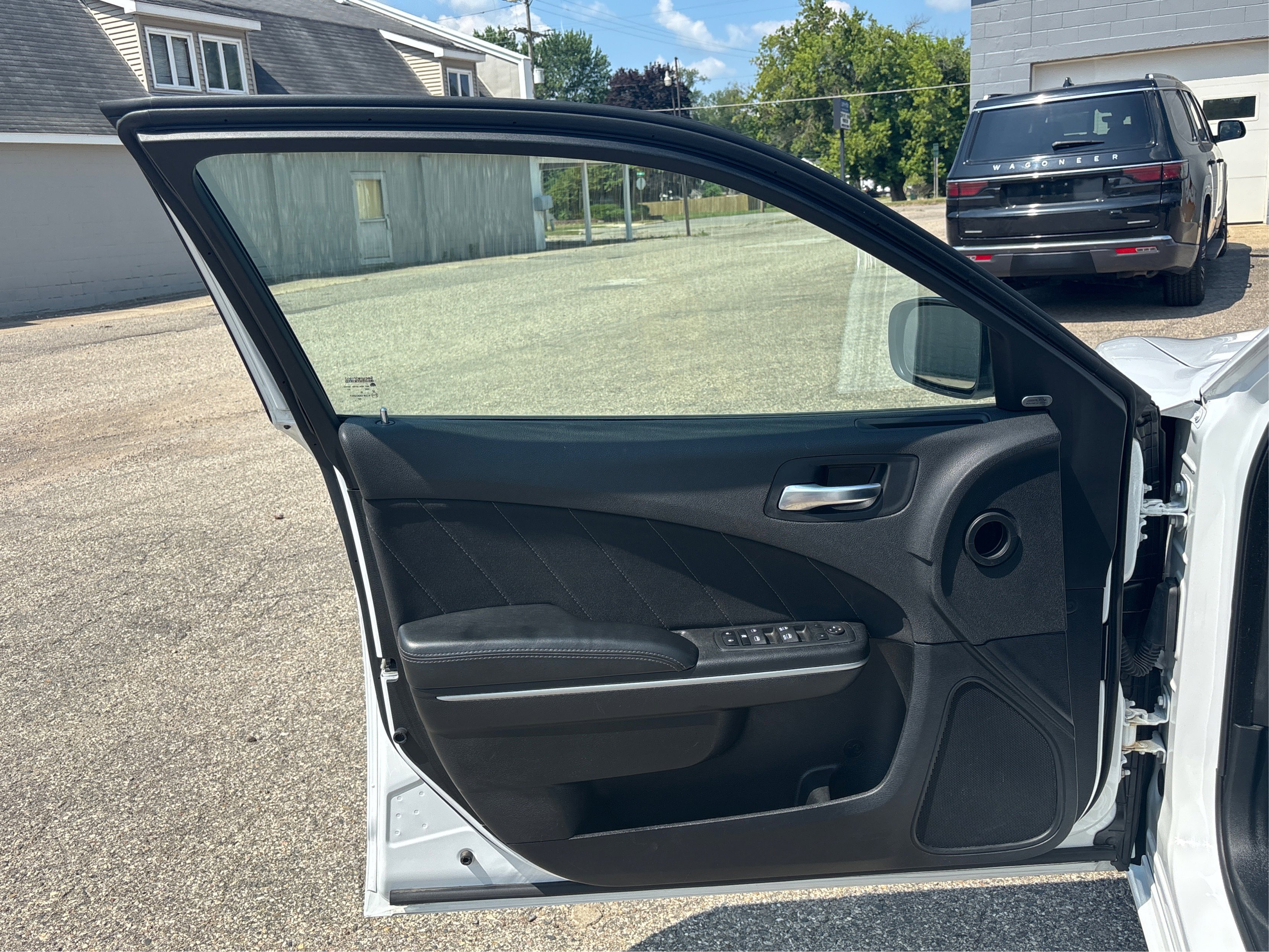 Used 2023 Dodge Charger SXT image 22