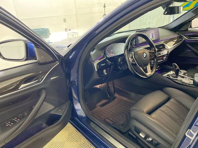Used 2021 BMW 530i xDrive w/ Premium Package image 27