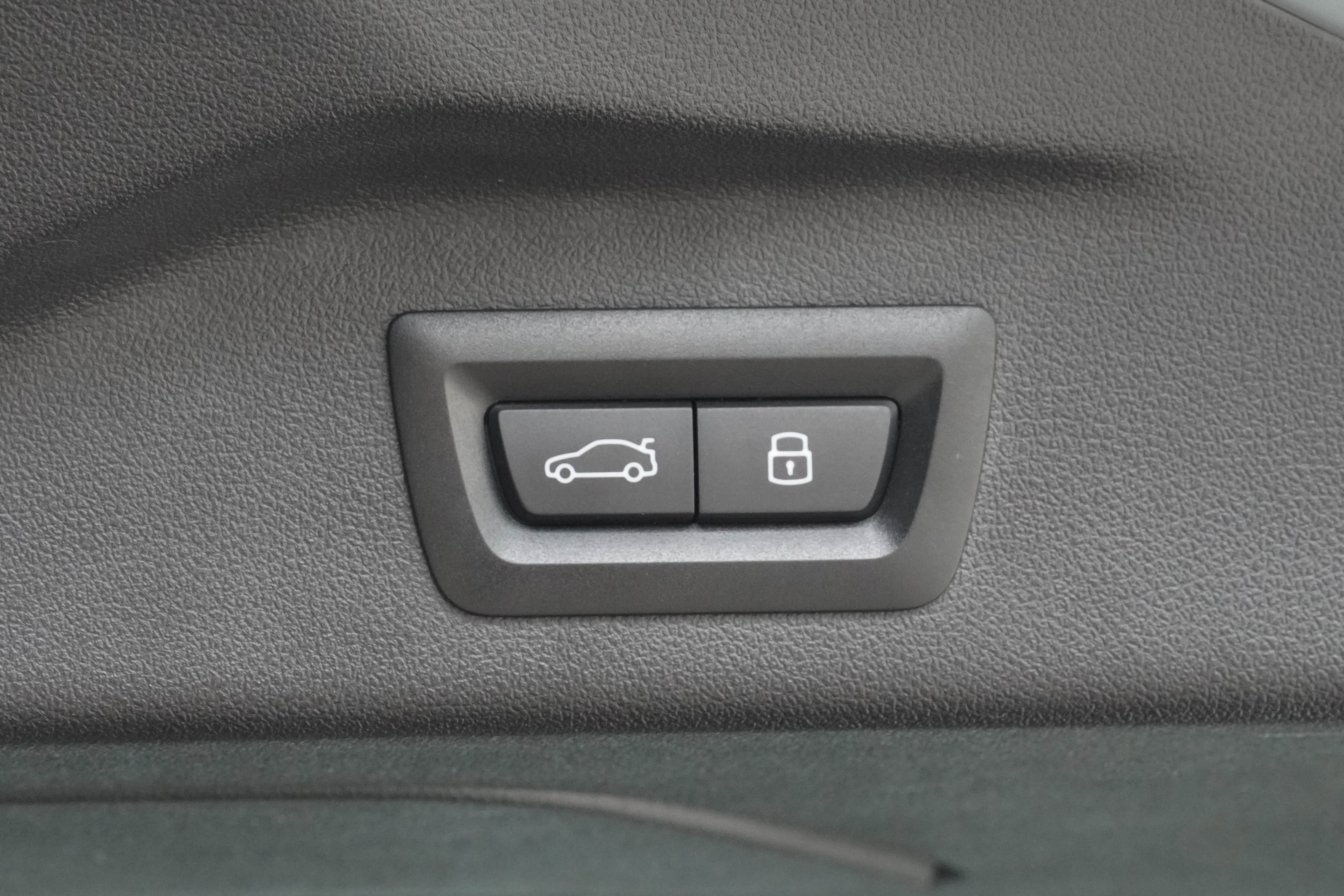 Certified 2024 BMW X7 M60i w/ Executive Package image 41