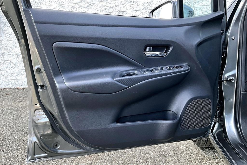 Certified 2025 Nissan Versa SV image 25