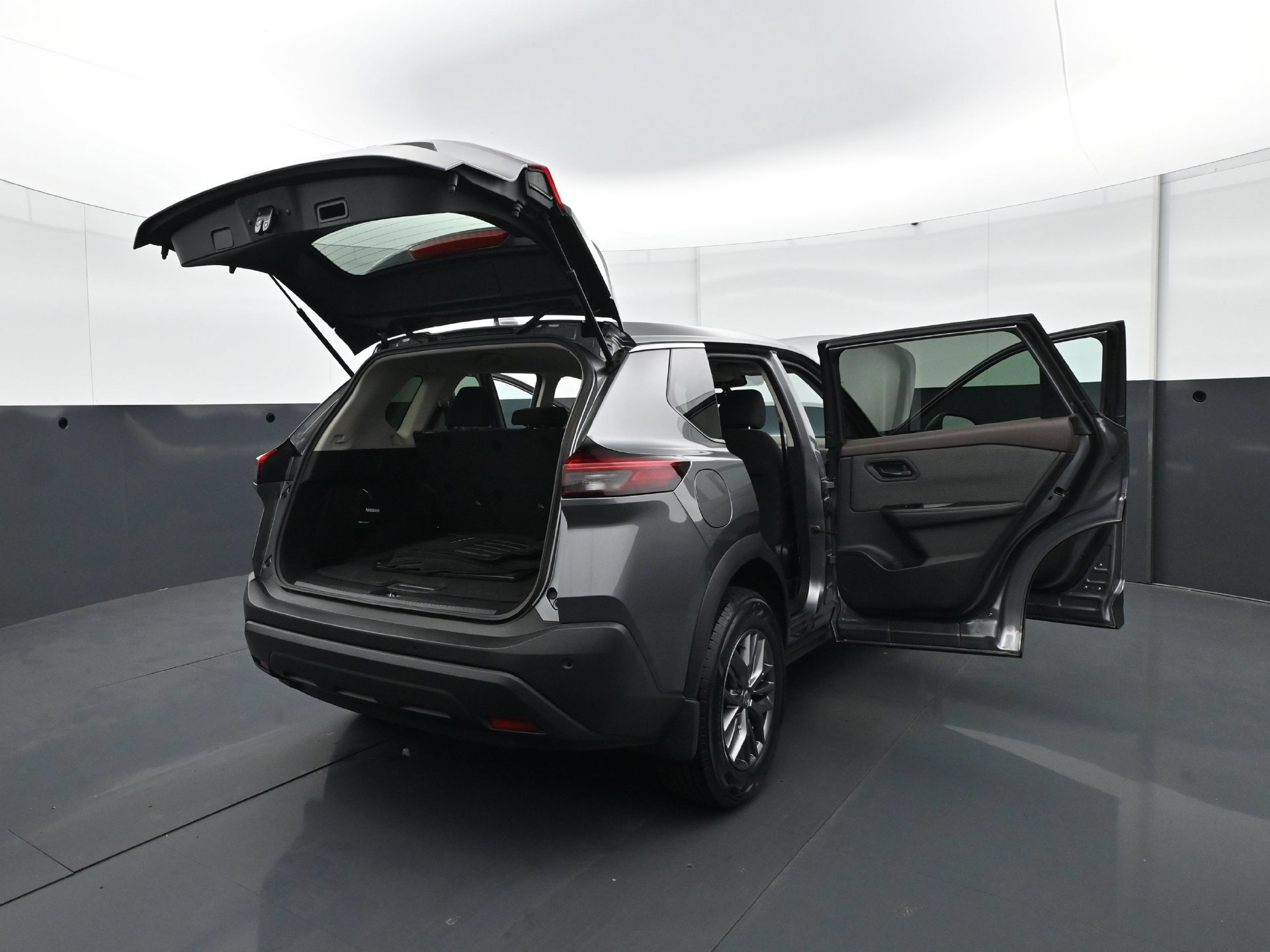 Used 2021 Nissan Rogue S AWD/4WD image 33