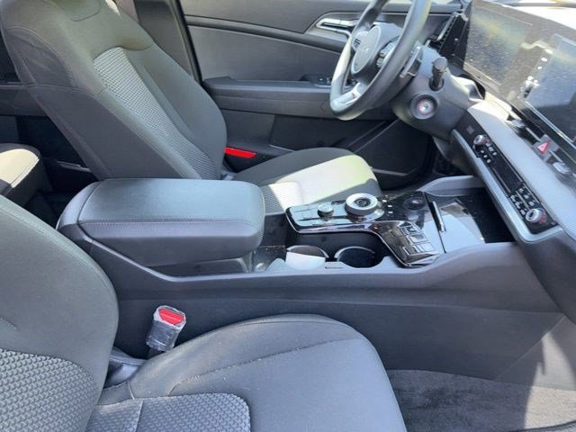Used 2025 Kia Sportage LX image 20