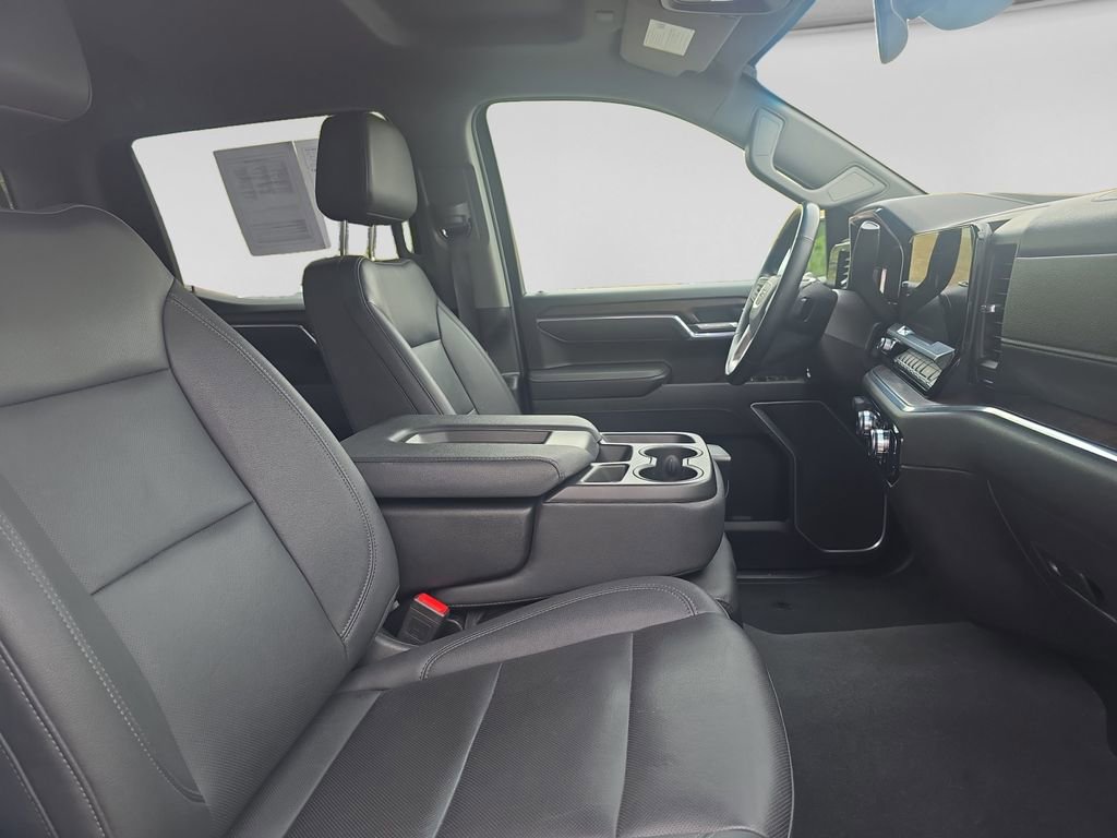 Used 2025 GMC Sierra 1500 SLT AWD/4WD image 17
