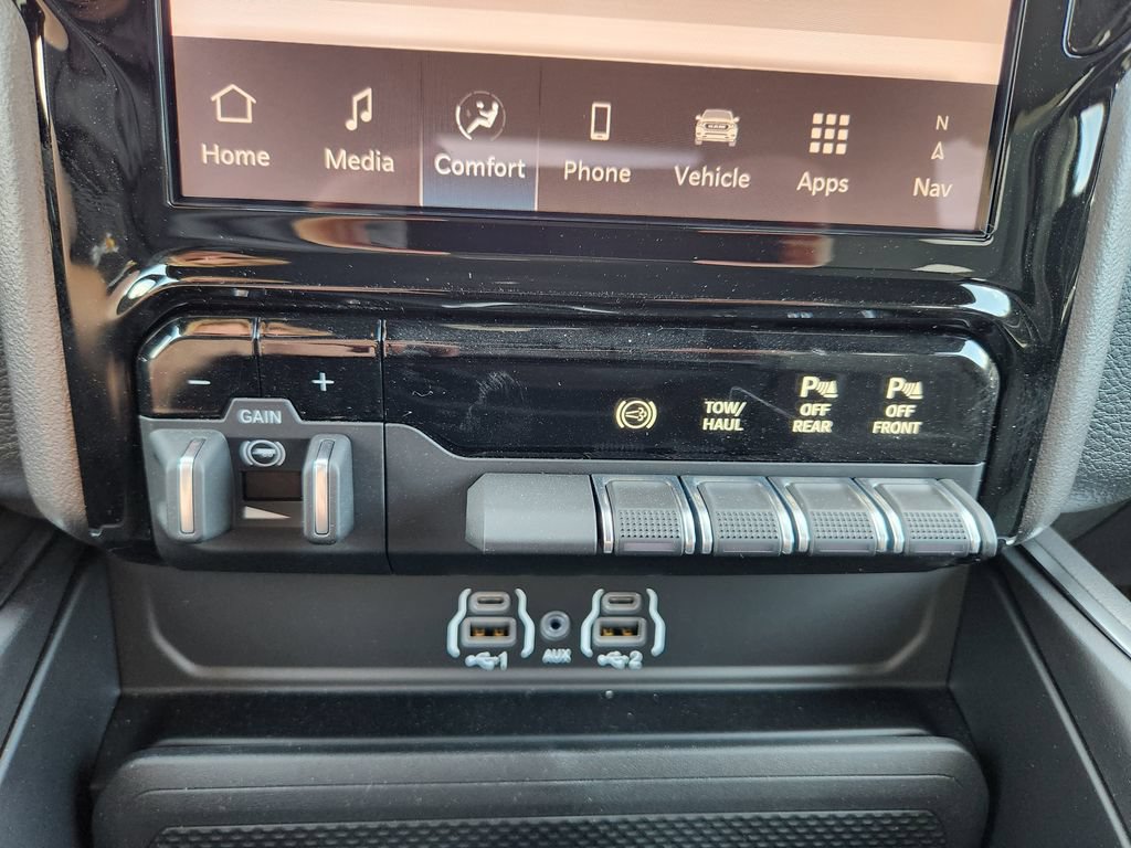 New 2026 RAM 2500 Big Horn AWD/4WD image 26