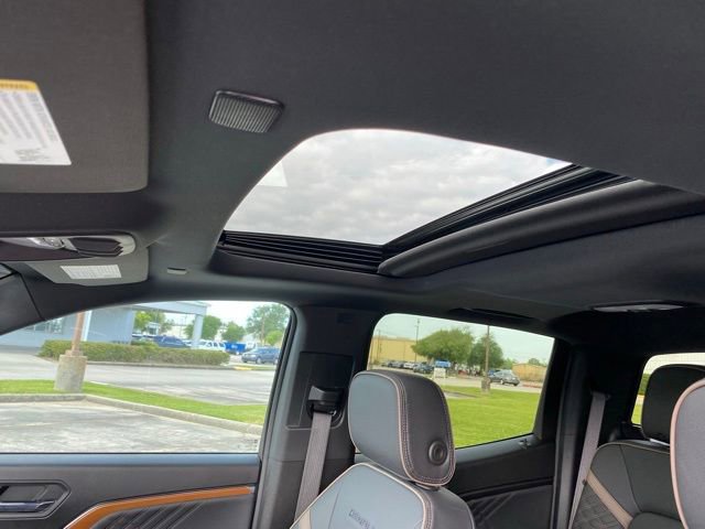 Used 2024 GMC Canyon Denali image 39