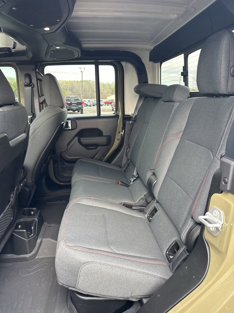 Used 2025 Jeep Gladiator Rubicon w/ Convenience Group image 12