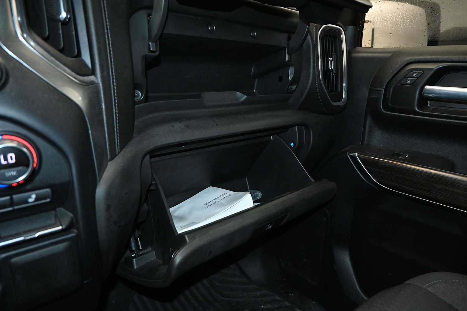 Used 2021 Chevrolet Silverado 1500 LT AWD/4WD image 33