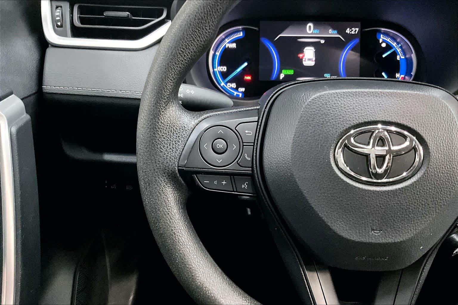 Used 2025 Toyota RAV4 LE AWD/4WD image 24