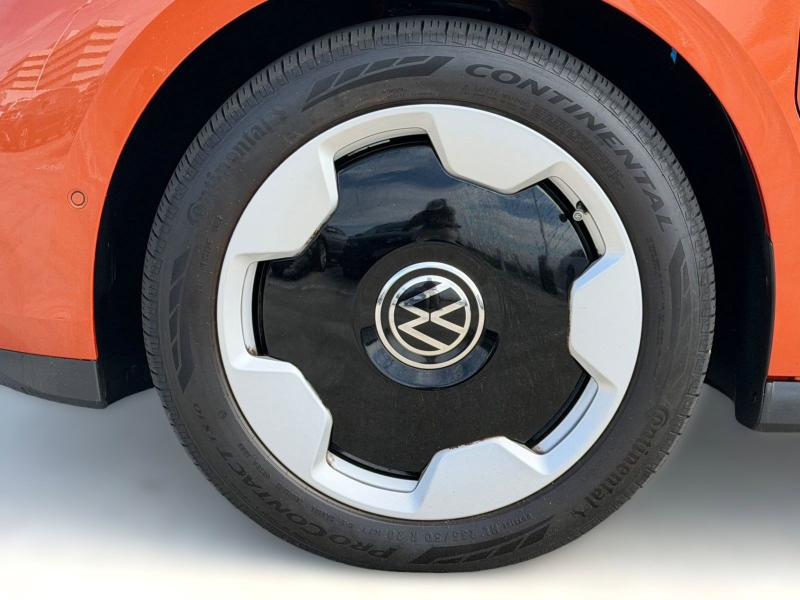 Certified 2025 Volkswagen ID. Buzz Pro S Plus RWD image 11