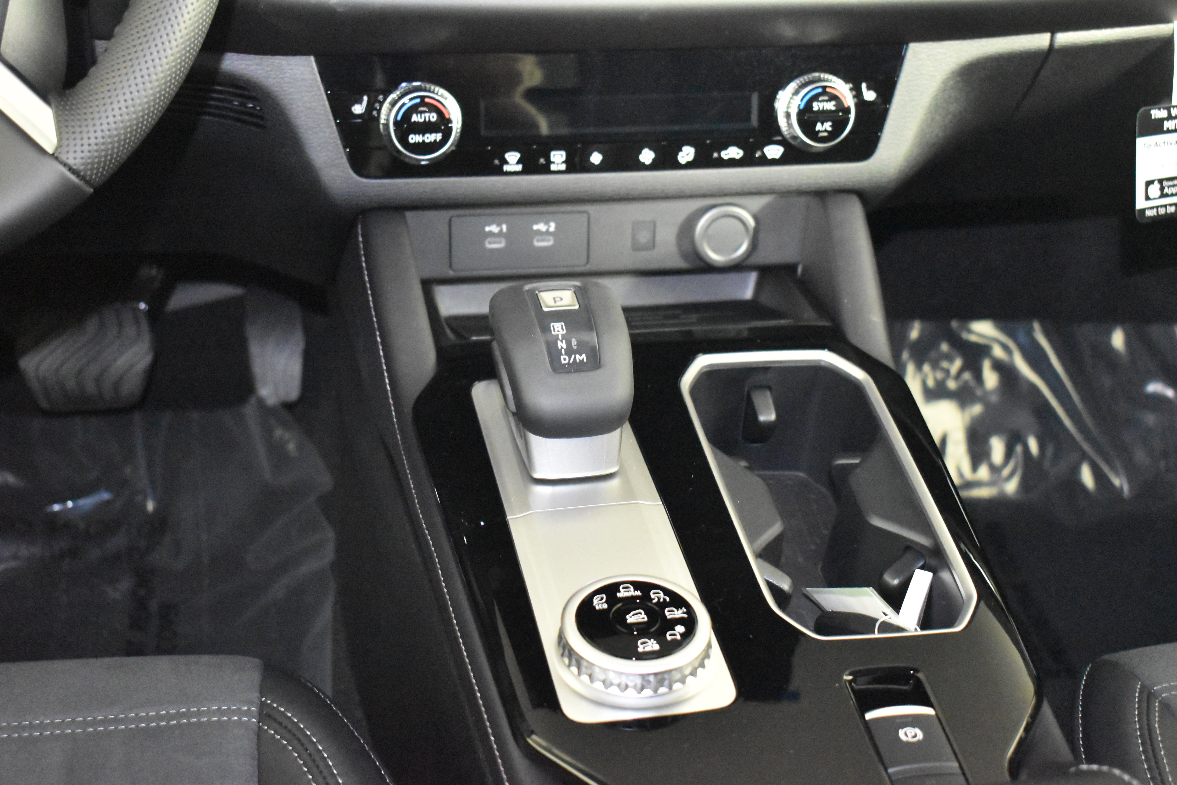 New 2025 Mitsubishi Outlander SE image 13