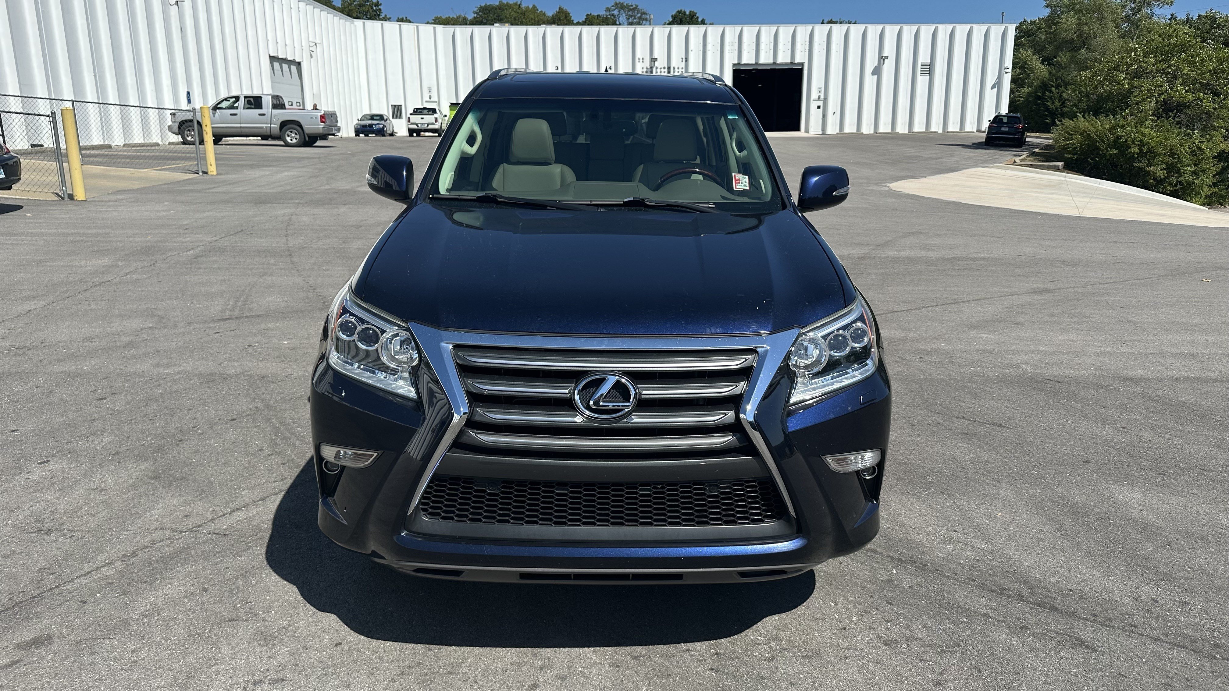 Used 2017 Lexus GX 460 Premium w/ Premium Package AWD/4WD image 3