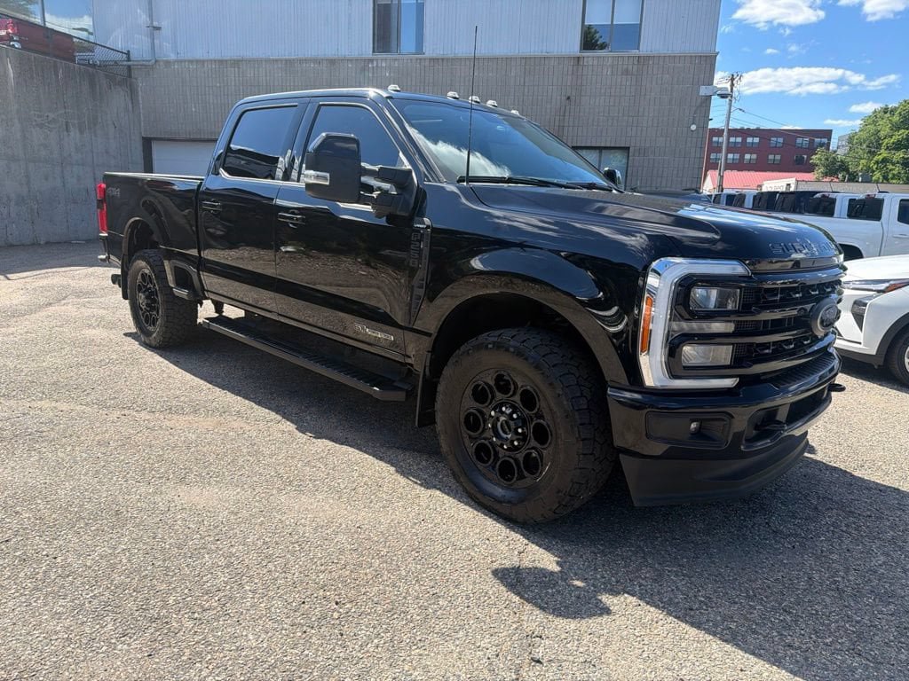 Used 2023 Ford F250 Lariat w/ Black Appearance Package AWD/4WD image 9