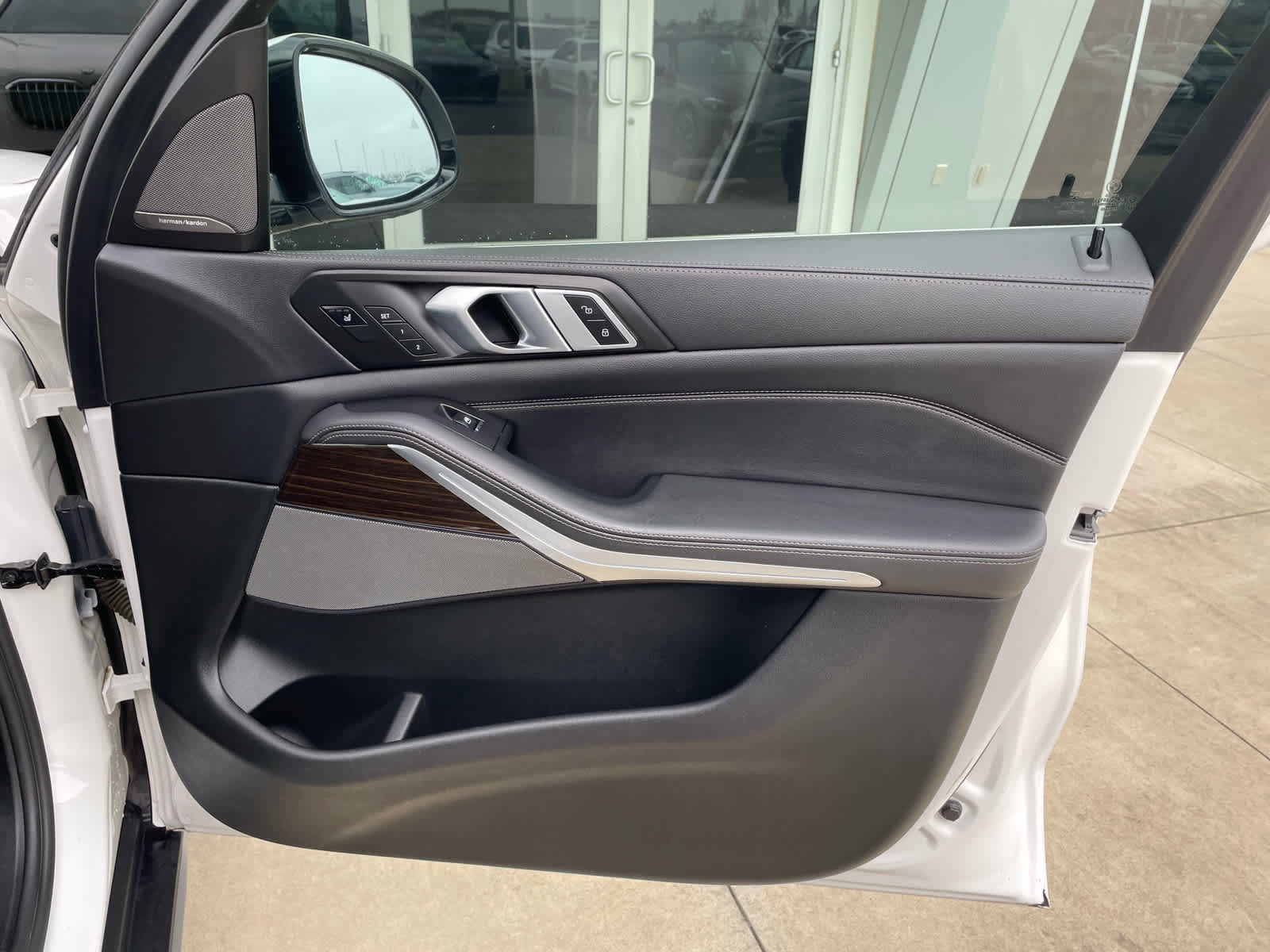 Used 2020 BMW X5 sDrive40i w/ Luxury Seating Package image 18