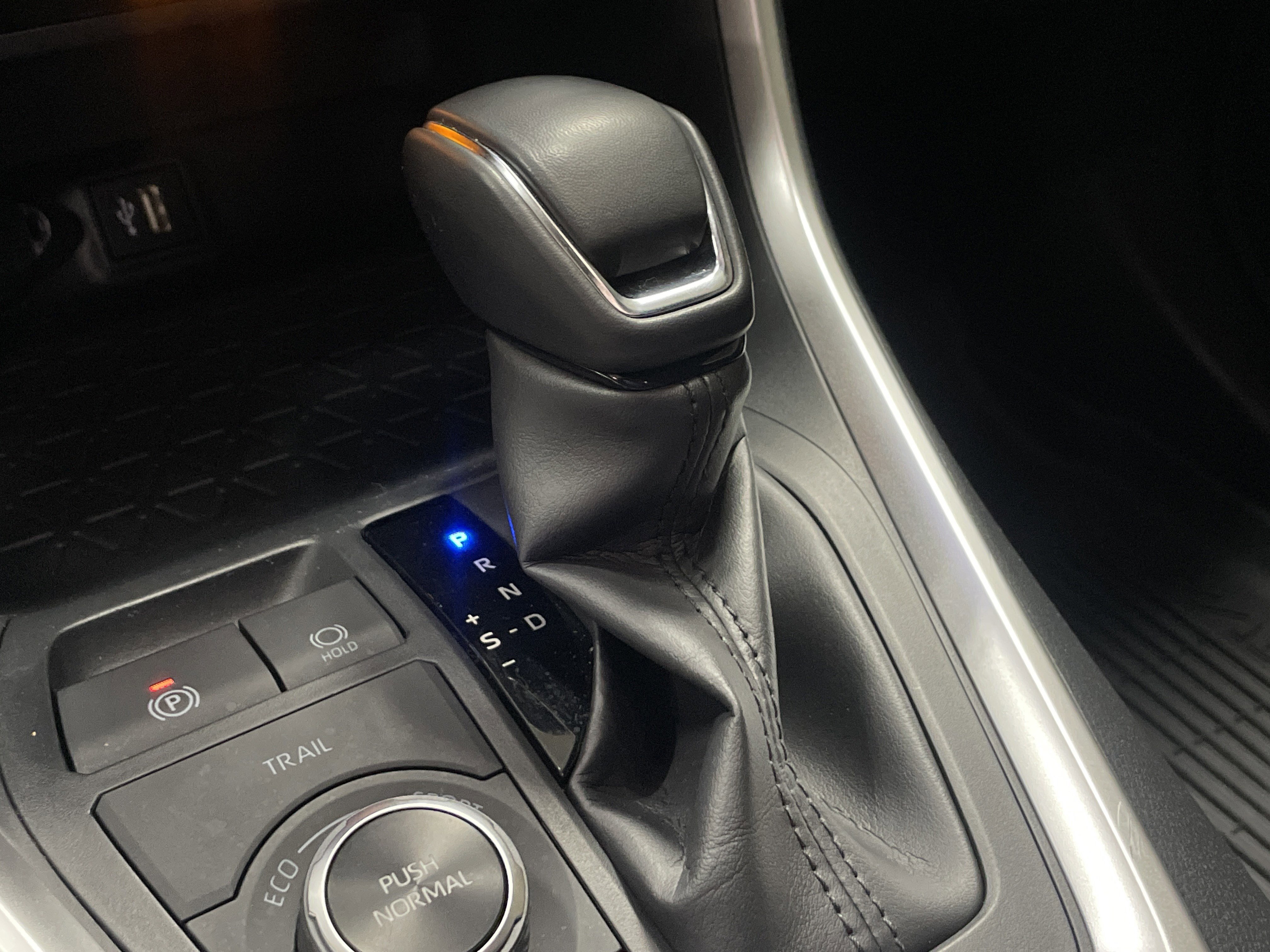 Certified 2025 Toyota RAV4 SE image 26