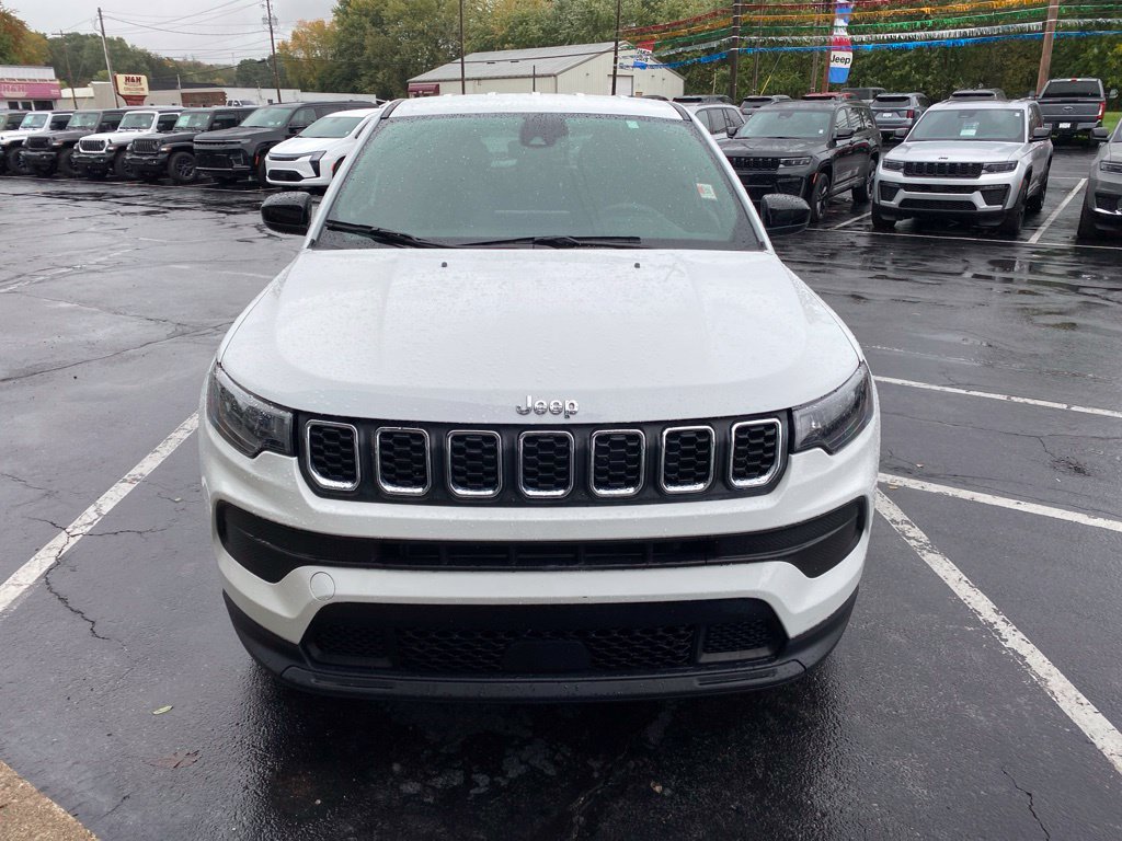 Used 2024 Jeep Compass Sport AWD/4WD image 6