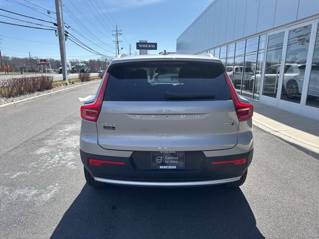 Certified 2025 Volvo XC40 B5 Plus image 4