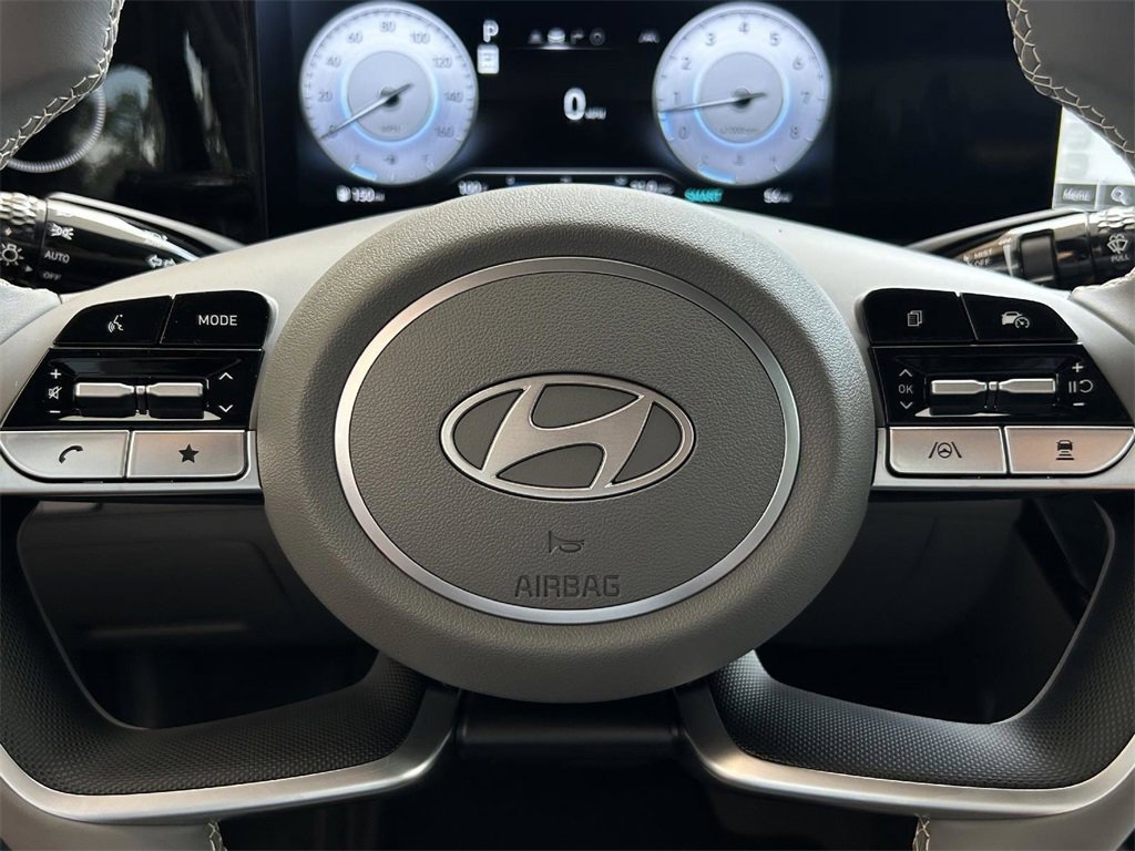 Used 2024 Hyundai Elantra SEL w/ Convenience Package image 9