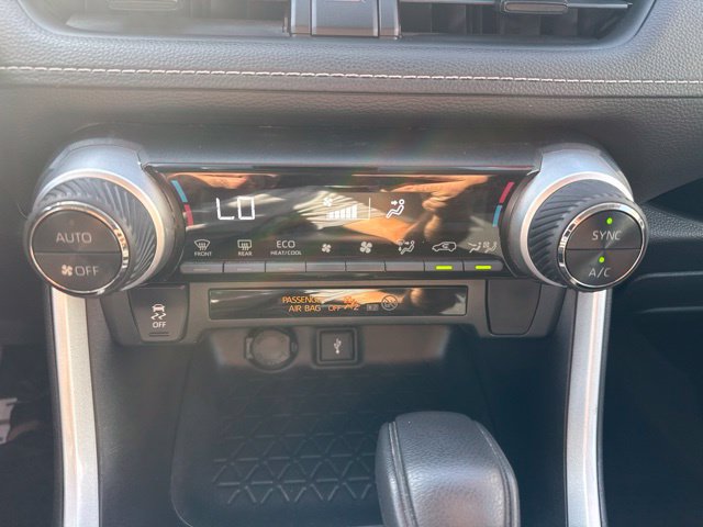 Used 2021 Toyota RAV4 XLE AWD/4WD image 17