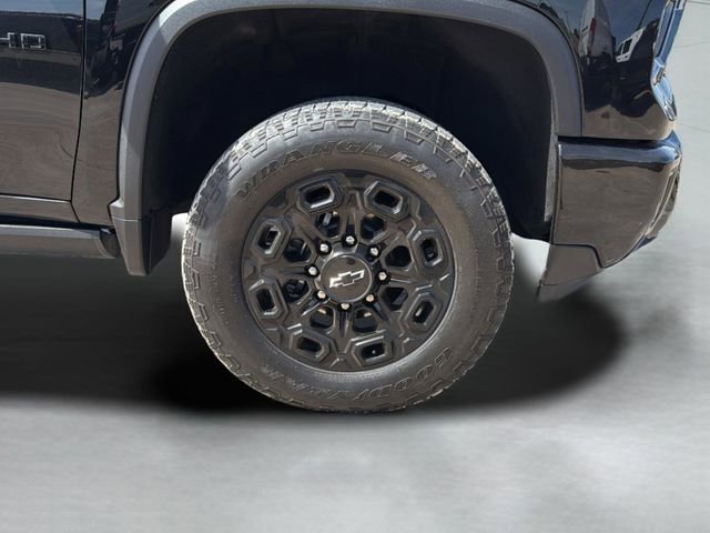Used 2024 Chevrolet Silverado 2500 LTZ w/ LTZ Plus Package image 9