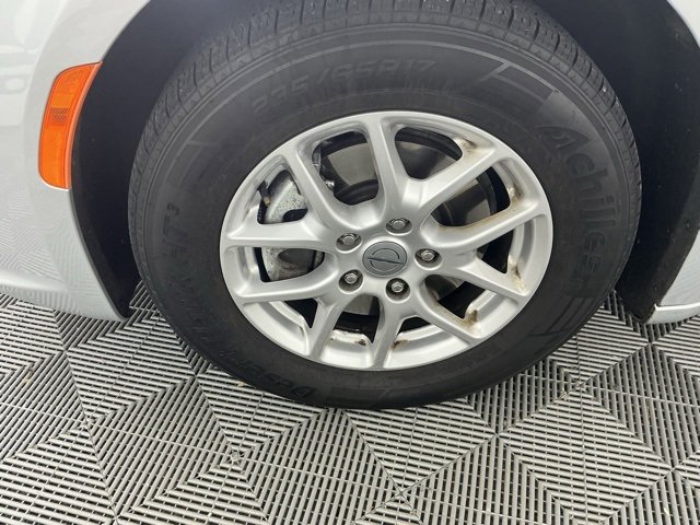 Used 2024 Chrysler Pacifica Touring-L image 16