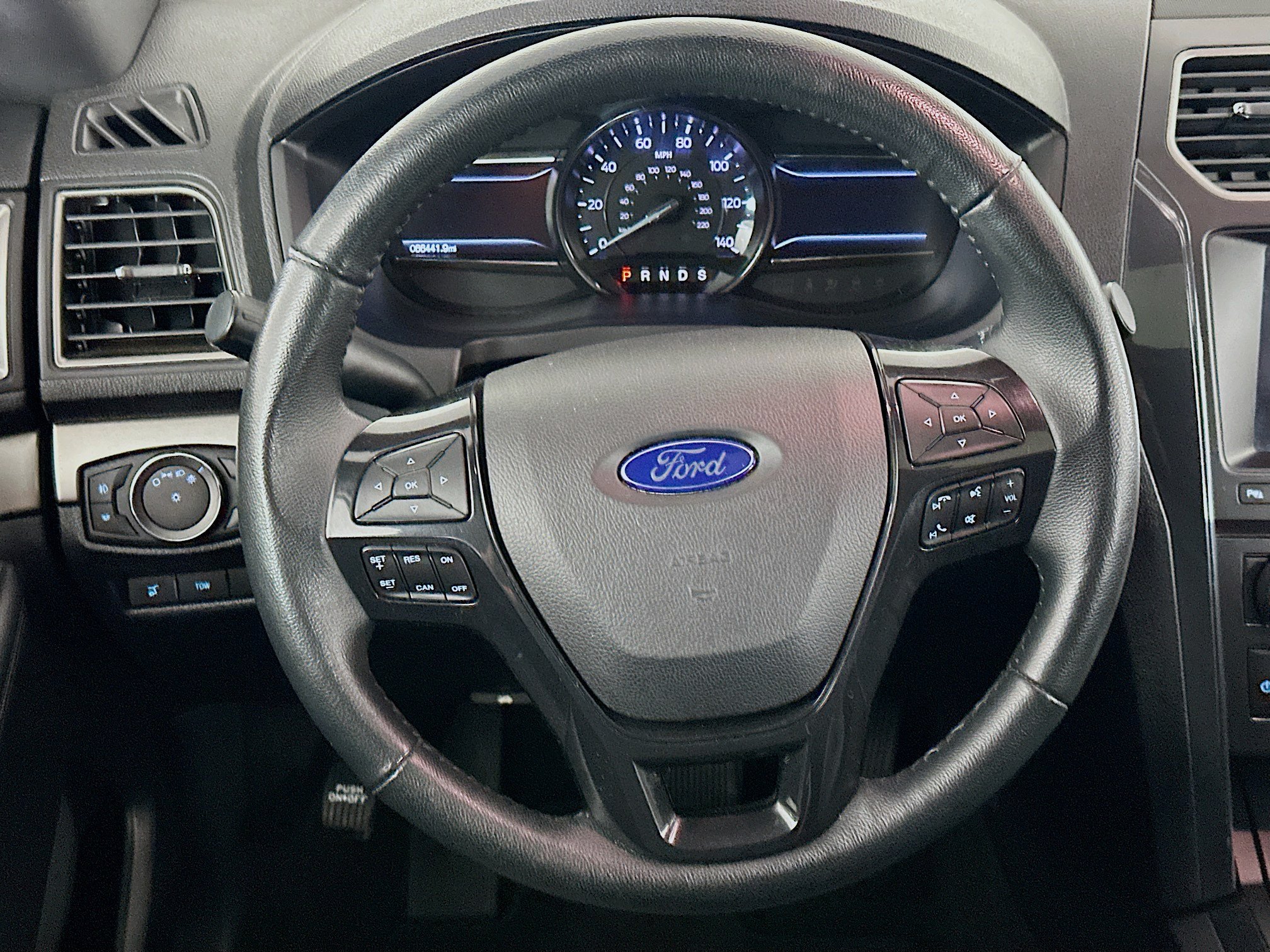 Used 2018 Ford Explorer XLT w/ Equipment Group 202A AWD/4WD image 18