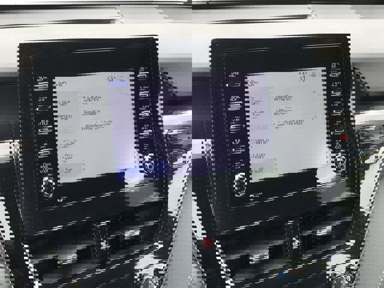 Used 2024 Toyota Camry SE image 18