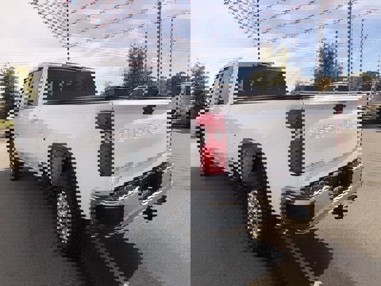 Used 2024 Chevrolet Silverado 2500 LT w/ Convenience Package image 4