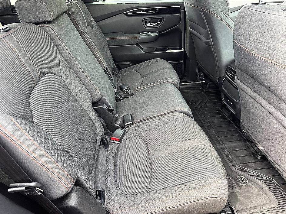 Used 2025 Honda Pilot Sport image 23