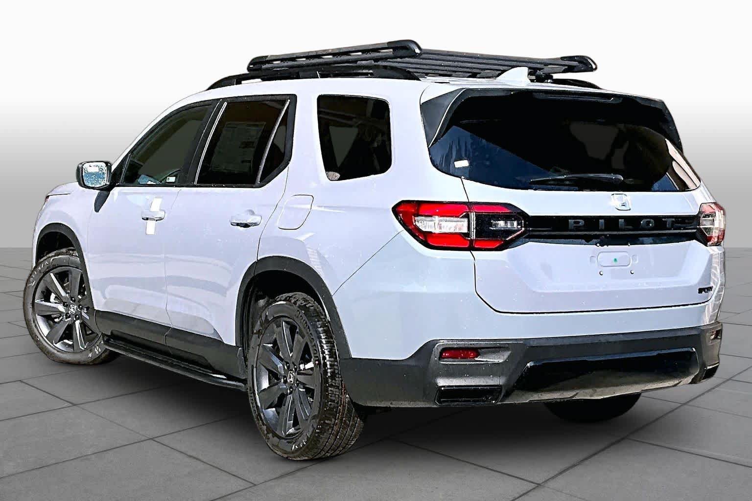 New 2026 Honda Pilot Sport image 7