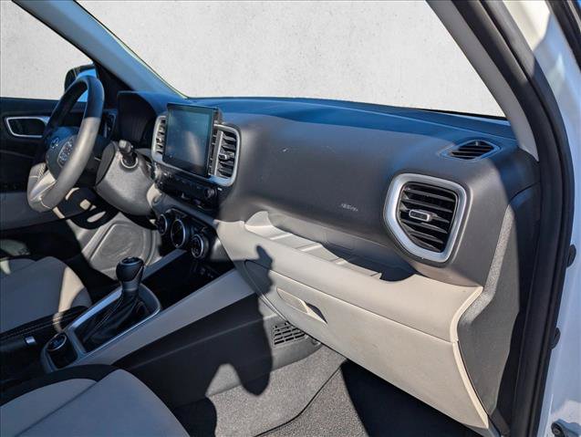 Certified 2025 Hyundai Venue SEL FWD image 27